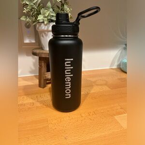 Lululemon water bottle